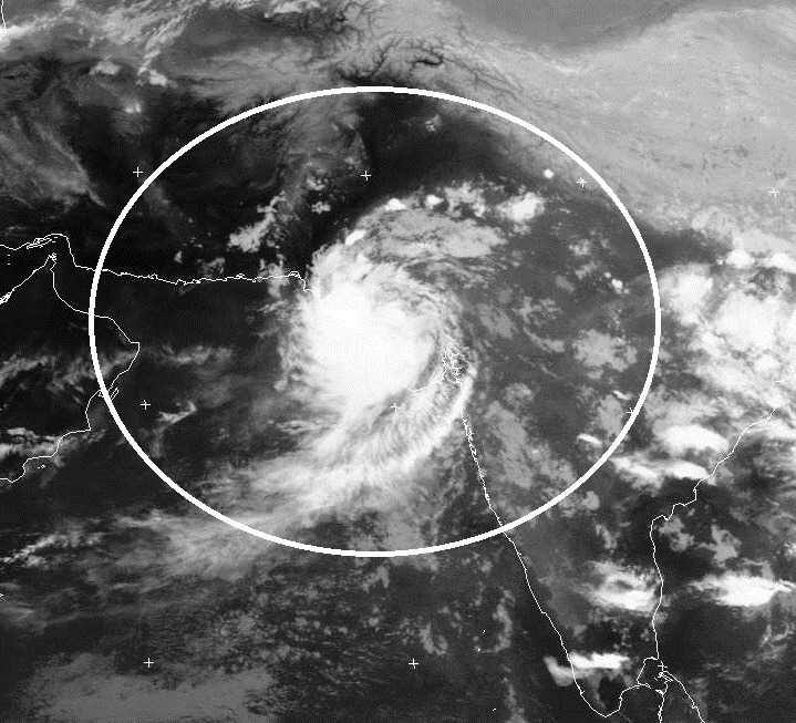 હવામાન ખાતાની આગાહી પ્રમાણે બંગાળની ખાડીમાં સર્જાયેલું લો- પ્રેશર 48 કલાકમાં વિદર્ભ થઈને ગુજરાત પહોંચી શકે છે. બંગાળની ખાડીમાં સર્જાયેલું લો પ્રેશર ડિપ્રેશનમાં ફેરવાતા સમગ્ર દેશના અલગ અલગ વિસ્તારોમાં વરસાદ પડી રહ્યો છે, તેની સાથે ગુજરાતના સમગ્ર વિસ્તારોમાં વરસાદ પડશે.
