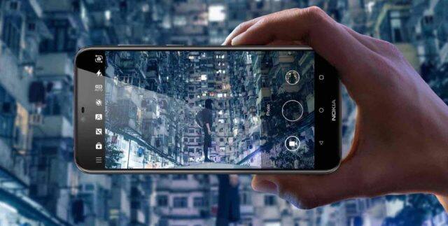 નોકિયા 6.1 પ્લસમાં તમામ સ્પેસિફિકેશન્સ નોકિયા એક્સ 6 જેવા જ છે. જેમાં 5.8 ફુલ એચડી+ (1080X2280 પિક્સલ) ડિસ્પ્લે આપવામાં આવી   છે. જે 2.5ડી ગોરિલ્લા ગ્લાસ 3થી સજ્જ છે. ડિસ્પ્લે પર એક નોચ આપવામાં આવ્યો છે અને સ્ક્રીનનો આસ્પેક્ટ રેશિયો 19:9 છે. ફોનમાં ઓક્ટા-કોર   સ્નેપડ્રેગન 636 પ્રોસેસર અને 4GB રેમ છે. ફોનમાં 64 GB ઈનબિલ્ટ સ્ટોરેજ અને માઈક્રોએસડી કાર્ડની મદદથી 400GB સુધી વધારી શકાય છે.