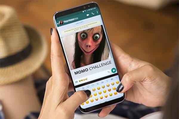 ખતરનાખ બ્લૂ વ્હેલ બાદ હવે ઈન્ટરનેટ પર ‘Momo’ ચેલેન્જ બાળકો માટે ઘાતક સાબિત થઈ રહી છે. ‘Momo’ એક સોશિયલ મીડિયા એકાઉન્ટ છે જે ફેસબુક, વોટ્સએપ અને યુ-ટ્યુબ પર જોવા મળે છે. સુત્રો પ્રમાણે, આ એકાઉન્ટના આધારે બાળકોને હિંસક તસવીર મોકલવામાં આવી રહી છે. વોટ્સએપ પર બાળકો ઘણાં સ્ટેપ્સના આધારે ‘Momo’ ચેલેન્જ કરી રહ્યાં છે. 