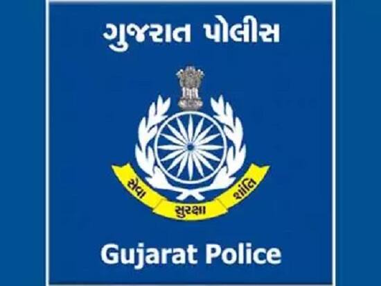 જીલ્લા વહીવટી તંત્ર દ્વારા પણ જરૂરી કાર્યવાહી કરી અધિકારીઓ અને કર્મચારીઓને જરૂરી કાર્યવાહી માટે મોકલવામાં આવ્યા હતા. લુણાવાડા નગરમાં છેલ્લા ચાર દિવસથી આ ઘટનાને પગલે ભારે તંગદીલી વ્યાપી જવા પામી હતી. લોકોમાં અનેક ચર્ચાઓ ચાલી રહી હતી. કુખ્યાત રાબડીની અંતિમ વિધીને લઇને અનેક શંકા-કુશંકાઓ સેવાઈ રહી હતી. પરંતુ મંગળવારે પરિવારજનોએ મૃતદેહને સ્વીકારી ધાર્મિકવિધિ અનુસાર દફનવિધી કરી હતી.