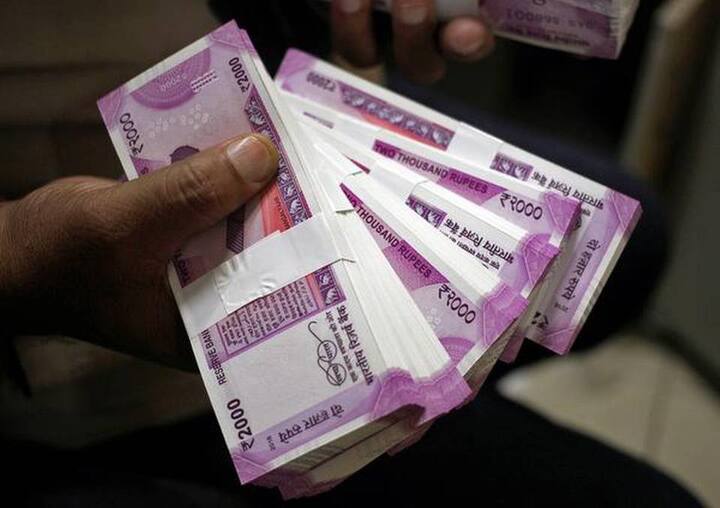 વર્ષ 2015 માં તેને જામિયામાં મિકેનિઝમ એન્જિનીયરિંગમાં એડમિશન લીધુ અને ઇલેક્ટ્રિક ગાડીઓ માટેના પેશને તેને પહોંચાડી દીધો. રિપોર્ટ્સ અનુસાર તેના ઇલેક્ટ્રિશિય પિતાએ તેને ભણાવવા માટે ઘણી મુશ્કેલીઓનો સામનો કરવો પડ્યો. આમિરે કહ્યું કે આ કંપની અમેરિકાની પ્રખ્યાત માનવામાં આવતી સૌથી મોટી કંપનીની પ્રતિસ્પર્ધી છે. 