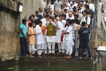 અમદાવાદઃ અટલજીના અસ્થિઓનું સાબરમતીમાં કરાયું વિસર્જન, હજારો લોકો જોડાયા