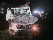 વલસાડઃ મુંબઈ હાઈવે પર ટ્રક અને કાર વચ્ચે ગોઝારો અકસ્માત, 5નાં મોત