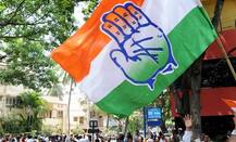 અંબાણીની કંપનીએ નોટિસ મોકલતાં કોંગ્રેસના ક્યા નેતાએ કાગળનું વિમાન બતાવી ઉડાવી મજાક ? જાણો શું લખ્યું ?