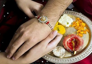 Raksha Bandhan 2021: રક્ષાબંધન પર સર્જાયો છે શુભ સંયોગ ! રાખડી બાંધવાના શ્રેષ્ઠ મુહૂર્ત વિશે જાણો