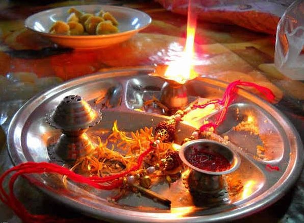 Raksha Bandhan Date 2021 How To Do Puja On Rakhi Know Puja Vidhi Thali  Samagri Full List Along With 5 Most Important Things | Raksha Bandhan 2021:  कल का रक्षाबंधन इन 5