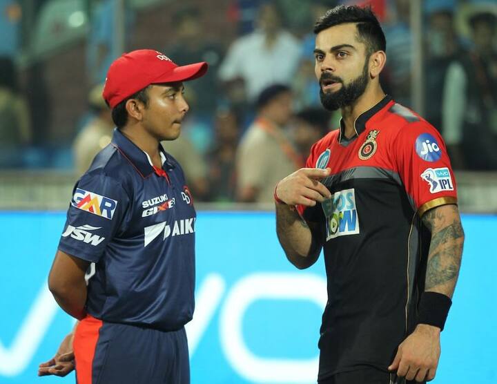 IPL 2018 દરમિયાન વિરાટ કોહલી સાથે વાત કરતો પૃથ્વી શો.