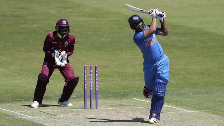 વળી, લિસ્ટ-એ ક્રિકેટ (ડૉમેસ્ટિક વનડે ક્રિકેટ)માં તે 56 મેચોમાં 2268 રન બનાવી ચૂક્યો છે, જેમાં 4 સદી અને 13 અડધીસદી સામેલ છે. તે 2012 અંડર-19 ક્રિકેટ વર્લ્ડ કપની ચેમ્પિયન ભારતીય ટીમનો ભાગ હતો અને હાલમાં ઇંગ્લેન્ડ પ્રવાસ દરમિયાન પણ તેને તહેલકો મચાવ્યો હતો.