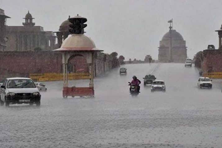 ઉત્તર ભારતમાં ભારે વરસાદના કારણે જનજીવન અને વાહન વ્યવહાર ખોરવાઇ ગયો છે. ભારે વરસાદ આવવાનું કારણ ઓડિશામાં એક સર્ક્યૂલેશન સિસ્ટમ વિકસીત થઇ છે. આ સિસ્ટમ બંગાળની ખાડીમાંથી ઉભી થઇ છે, જેના કારણે બિહાર, ઝારખંડ, અને ઉત્તરીય છત્તીસગઢના શહેરોમાં હજુ પણ ભારે વરસાદ પડવાની સંભાવના છે. 