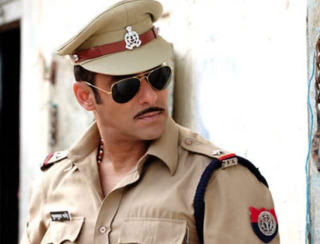 સલમાન ખાને દસ કા દમના સેટ ર આ ઘટનાનો ઉલ્લેખ કર્યો. તેણે કહ્યું કે, પકડાઈ જવા પર કોઈ ઉહાપોહ ન થયો અને તે ત્યાંથી સુરક્ષિત નીકળી ગયો. જણાવીએ કે આ પહેલા સલમાને પોતાના સીક્રેટ અફેરનો પણ ખુલાસો કર્યો હતો. સલમાને જણાવ્યું હતું કે, તે સ્કૂલના દિવસોમાં પોતાના ટીચરને ફ્લર્ટ કરતા હતા. તે પોતાની સ્કૂલ ટીચરને સાઈકલથી ઘર છોડવા જતા હતા.