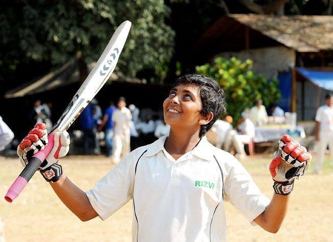  સચિને એ પણ જણાવ્યું કે, તે દરમિયાન પૃથ્વીને સલાહ પણ આપી હતી. આ પૂર્વ દિગ્ગજને કહ્યું કે, મેં તેને જણાવ્યું કે, તેણે પોતાની ગ્રિપ અથવા સ્ટાન્સ બદલવાની જરૂરત નથી. જો કોઈ કોચ તને આમ કરવાનું કહે તો તેને કહેજે કે મારી સાથે વાત કરે. કોચિંગ સારી વાત છે પરંતુ ખેલાડીઓ પર વધારે પડતા પ્રયોગ કરવા એ સારી વાત નથી.