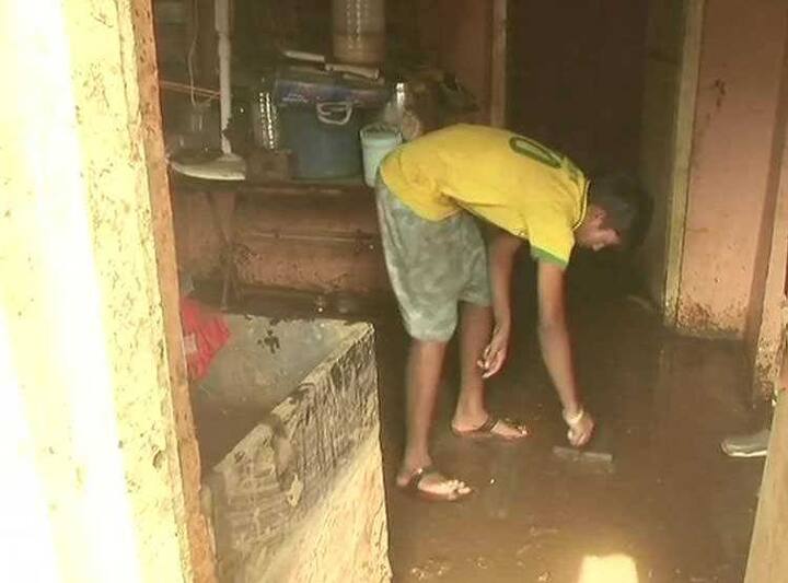 રાજ્યમાં ઇલેક્ટ્રિશિય, પ્લમ્બર, કાર્પેન્ટર, પેન્ટર જેવા સ્કિલ વર્કર્સની પણ કમી છે. ઘરોની સફાઇ માટે રોજમદાર મજૂરો પણ નથી મળી રહ્યાં. રાજ્યમાં ચારેયબાજુ તબાહી મચી ગઇ છે. 