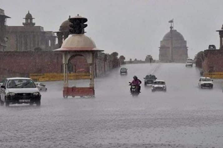 ઉત્તર ભારતમાં ભારે વરસાદના કારણે જનજીવન અને વાહન વ્યવહાર ખોરવાઈ ગયો છે. ભારે વરસાદ આવવાનું કારણ ઓડિશામાં એક સકર્યુલેશન સિસ્ટમ સક્રીય થઈ છે. આ સિસ્ટમ બંગાળની ખાડીમાંથી ઉભી થઈ છે. જેના કારણે બિહાર, ઝારખંડ અને છત્તીસગઢના શહેરોમાં ભારેથી અતી ભારે વરસાદ પડવાની સંભાવના છે. 