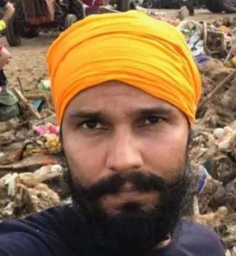  આ પહેલાં પણ રણદીપ સોશિયલ વર્કર સાથે જોડાયેલ રહ્યો છે. તેમણે મુંબઈના એન્વાયરમેન્ટ એક્ટીવિસ્ટ અફરોઝ શાહ સાથે મળીને મુંબઈના પ્લાસ્ટિક વેસ્ટ મુક્ત બનાવવા માટે પણ કામ કર્યું હતું.