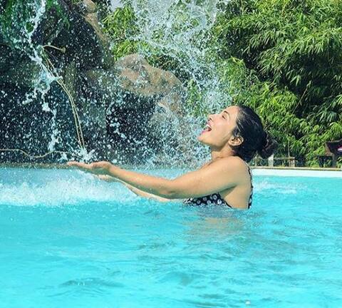 બોયફ્રેન્ડ સાથે પૂલમાં બિકિનીમાં જોવા મળી આ ટીવી એક્ટ્રેસ, જુઓ તસવીરો બોયફ્રેન્ડ સાથે પૂલમાં બિકિનીમાં જોવા મળી આ ટીવી એક્ટ્રેસ, જુઓ તસવીરો