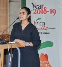 અમદાવાદ:\'યંગ ફિક્કી  લેડીઝ ઓર્ગેનાઇઝશન \' દ્વારા મહિલા ઉદ્યોગ સાહસિકો માટેના કાયદા મુદ્દે યોજાયો સેમિનાર