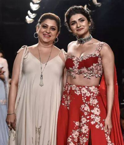 કરિશ્મા કપૂર, જહાન્વી કપૂર, નેહા ધૂપિયા અને બિપાશા બસુ પણ લેકમે ફેશન વીકમાં રેમ્પ વોક કરી ચુક્યા છે.