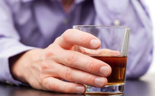 ઐશ્વર્યએ જણાવ્યું કે મશીનનું નામ આલ્કોહોલ ડિટેક્ટર એન્ડ ઓટોમેટિક એન્જિન લોકિંગ સિસ્ટમ રાખવામાં આવ્યું છે. આ મશીન વિશે પૂછતાં ઐશ્વર્ય પ્રિયાએ જણાવ્યું કે આ એક નાનું મશીન છે. જેને કારના ડેસ્ક બોર્ડ પર લગાવી શકાય છે. આ યંત્રનો એક તાર કારની બેટરી સાથે જ્યારે બીજો તાર કારના એન્જિનમાં લાગેલો હોય છે. જેમ કે કોઈ ડ્રાઈવર અથવા વાહન ચાલક દારૂ પીને કાર ચલાવશે તો સામેનું મશીન તેના શ્વાસના આલ્કોહોલને પકડી લેશે અને કારના એન્જીનને બંધ કરી દેશે. જ્યાં સુધી દારુ પીધેલો વ્યક્તિ કારમાંથી ઉતરી નહી જાય ત્યાં સુધી કાર ચાલુ નહી થાય. જો સરકાર આ પ્રોજેક્ટ પર કામ કરે તો માત્ર આઠસોથી નવસો રૂપિયામાં મશીન બનાવીને વાહનોમાં લગાવી શકાય છે.