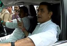 હાર્દિક પટેલને મળવા આવેલા પ્રફુલ પટેલને પોલીસે રોકતાં અકળાયેલા પટેલે કઈ રીતે પોલીસોને તતડાવ્યા, જાણો વિગત