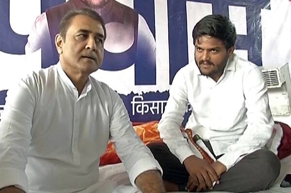 પોલીસના આ તાયફા જોઈને ખબર નથી પડતી કે આપણે કઈ દુનિયામાં રહીએ છીએ. એક 25 વર્ષના છોકરા વિરુદ્ધ આ બધું થઈ રહ્યું છે. દેશમાં ગમે ત્યાં જાવ, લોકોને ઉપવાસ પર બેસવાનો અને સરકારનો વિરોધ કરવાનો અધિકાર છે. સરકાર સામે વિરોધ પ્રદર્શનો કરવાનો અધિકાર છે. વિરોધ કરવો એ આપણો મૂળભૂત અધિકાર છે. લોકશાહી દેશમાં આપણને આ અધિકાર છે. આ ખરેખર શરમજનક વાત છે.