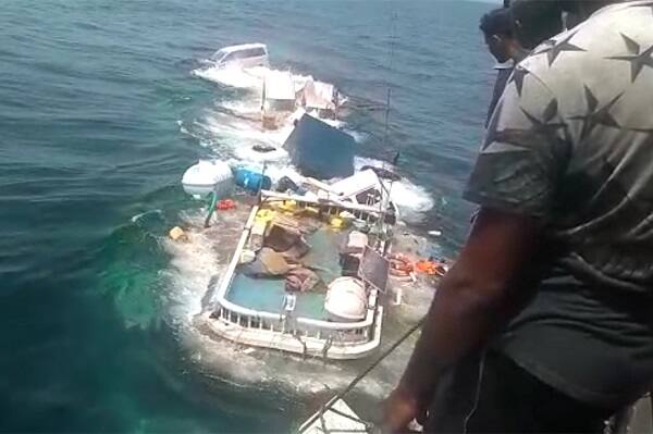 સમયસૂચકતા વાપરીને ઝીલ જહાજ પર રહેલા નવ જેટલા ક્રૂ મેમ્બર્સ દરિયામાં કૂદી ગયા હતા. આ ક્રૂ મેમ્બર્સને અન્ય જહાજે બચાવી લીધા હતા. જહાજ પર લાદવામાં આવેલી ગાડીઓનો કાફલો જહાજ સાથે જ દરિયામાં ડૂબી ગયો હતો.