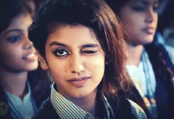 નોંધનીય છે કે ‘ઉરુ અદાર લવ’ ફિલ્મના એક વાઈરલ વીડિયો સોંગથી પ્રિયા એક જ રાતમાં સુપરસ્ટાર બની હતી. આ વીડિયોને દેશ ઉપરાંત વિદેશમાં પણ ખૂબ જ લોકપ્રિયતા મળી હતી. અનેક લોકો પ્રિયાની આંખ મારવાની અદા પર ફિદા થઈ ગયાં હતાં.