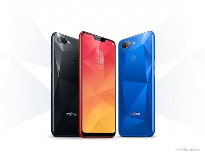 કંપનીએ Realme 2ને ડાયમંડ બ્લેક, ડાયમંડ રેડ અને ડાયમંડ બ્લૂ આ ત્રણ કલરમાં લોન્ચ કર્યો છે. આ સ્માર્ટફોનમાં 4,230 mAhની બેટરી છે. કંપનીનો દાવો છે કે, આ ફોનની બેટરી એટલી શાનદાર છે કે, તમે સળંગ 44 કલાક સુધી વાતચીત અને સળંગ 18 કલાક સુધી ઈન્ટરનેટ જોઈ શકો છો.