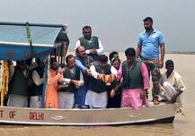 અટલજીના અસ્થિ વિર્સજન સમયે બોટમાં શું દેખાયું? નેતાઓ જોઈને દંગ રહી ગયા