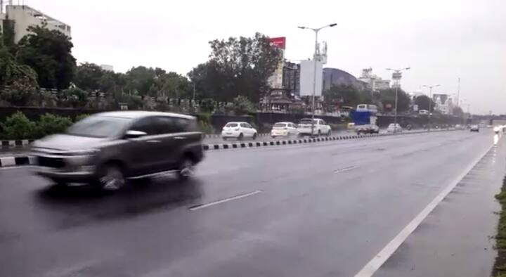  અમદાવાદ શહેરમાં દિવસભર વાદળછાયું વાતાવરણ રહ્યા બાદ સાંજના સમયે મેઘરાજાનું આગમન થયુ હતું. શહેરના પશ્ચિમ વિસ્તારના કેટલાક વિસ્તારમાં ધીમી ધારે વરસાદ વરસી રહ્યો છે. બે દિવસના વિરામ બાદ વરસાદ પડતાં વાતાવરણમા ઠંડક પ્રસરી હતી. 