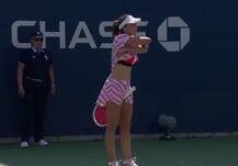 US Open: મહિલા ખેલાડીએ મેચમાં ઉતાર્યું ટોપ તો એમ્પાયરે ભર્યું આવું પગલું, જાણો વિવાદ
