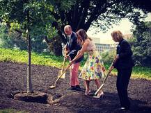 ડોનાલ્ડ ટ્રમ્પની પત્ની મેલાનિયા થઈ ટ્રોલ, જાણો શું હતું કારણ