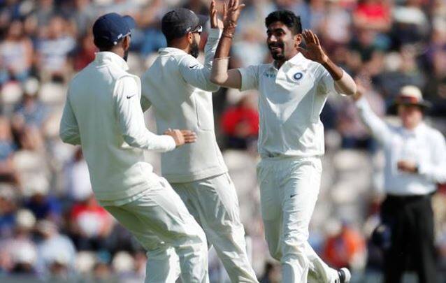  ઈંગ્લેન્ડ તરફથી સૈમ કુરેને સૌથી વધારે 78 રન બનાવ્યા હતા. ટીમ ઈન્ડિયા તરફથી જસપ્રીત બુમરાહે સૌથી વધારે 3 વિકેટ ઝડપી હતી. ઈંગ્લેન્ડની શરૂઆત ખરાબ રહી હતી. ઇંગ્લેન્ડે એકસમયે 36 રનમાં 4 વિકેટ ગુમાવી દીધી હતી. અલી 40 રન બનાવી આઉટ થયો હતો. બેન સ્ટોક્સ 23, બટલર 21 રન, જેનિંગ્સ શૂન્ય રને આઉટ થયો હતો. એલિસ્ટર કુક 17 રને આઉટ થયો હતો. રૂટ 4 રને ઇશાંત શર્માનો શિકાર બન્યો હતો. 