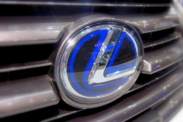 અહેવાલ મુજબ લિસ્ટમાં 2016ના મોડલની ચાર મર્સિડીઝ બેન્ઝ કાર પણ છે. તેમાંથી બે 4000 સીસીની બુલેટ પ્રૂફ કાર છે. આ ઉપરાંત ટોયોટાની 16 કાર પણ છે. તેમાંથી એક 2004ની લેક્સસ કાર, એક 2006ની લેક્સસ એસયુવી અને બે 2004ની લેન્ડ ક્રૂઝર છે. આઠ કાર 2003થી 2013 સુધીના મોડલની છે.