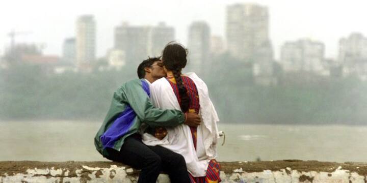 કોચ અને પત્નિની કામલીલાની તસવીરો જોઈને ડોક્ટરના પગ તળેથી જમીન સરકી ગઈ હતી. જો કે ડોક્ટરે સંયમ રાખીને અને પોતાનાં સંતાનોનું ભાવિ ના જોખમાય એટલે ડોક્ટરે જઇને કોચને પોતાના પત્ની સાથેના સબંધ કાપી દેવા સમજાવ્યા હતા. આ છતાં બંનેના સંબંધો બંધ થયા નહોતા.