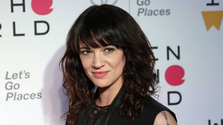 અર્જેન્ટોના વકીલે આ રકમ અંગે જણાવ્યું કે, તેનાથી બેન્નટને મદદ મળશે. તેમાં એ બાબતનો પણ ઉલ્લેખ કરાયો છે કે, 2013માં એ હોટલમાં શું થયું હતું? વિગતો પ્રમાણે અર્જેન્ટોએ એ દિવસે હોટલમાં ઉપસ્થિત બેન્નટના પરિજનોને જતા રહેવા કહ્યું હતું અને તેની સાથે કેટલોક સમય એકાંતમાં પસાર કરવા માટે આગ્રહ કર્યો હતો.