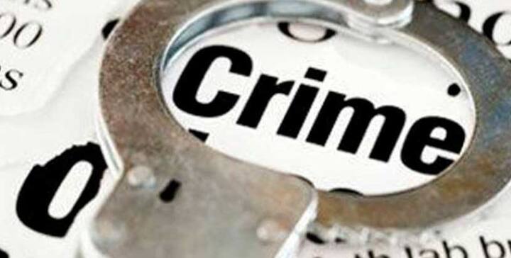 પ્લાન મુજબ ડોલીએ તેનો એક્સબોય ફ્રેન્ડ રેલવે સ્ટેશન પર મળવા બોલાવ્યો અને ત્યાં આસપાસ ફર્યા હતા. જે બાદ તેઓ બુક કરાવેલી હોટલમાં ગયા હતા. જ્યાં તેમણે ફૂડ અને કોલ્ડ ડ્રિંકનો ઓર્ડર આપ્યો હતો. જ્યારે કુમાર વોશરૂમમાં ગયો ત્યારે ડોલીએ ડ્રિંકમાં ઉઁઘની ગોળીઓ નાંખી દીધી હતી. જેના કારણે તે બેભાન થઈ ગયો હતો. જે બાદ તેણે તેના ફિયાન્સ ચૌધરીને હોટલ પર બોલાવ્યો હતો અને તેની બોડી મથુરાના લક્ષ્મી નગરમાં જૂના યમુના બ્રિજ પરથી નદીમાં ફેંકી દીધી હતી.