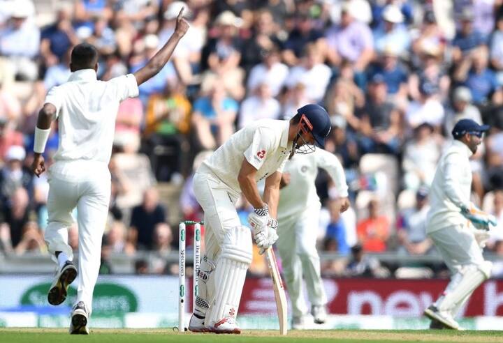 ઈએસપીએનના રિપોર્ટ મુજબ કૂક ટેસ્ટ ક્રિકેટના ઇતિહાસમાં સૌથી વધારે રન બનાવનારો છઠ્ઠો બેટ્સમેન છે. વર્તમાન સીરિઝમાં કૂક ભારતીય બોલરો સામે રમવામાં મુશ્કેલી અનુભવતો હતો. તેના કંગાળ ફોર્મના કારણે ટીકાકારોના નિશાન પર પણ હતો. 