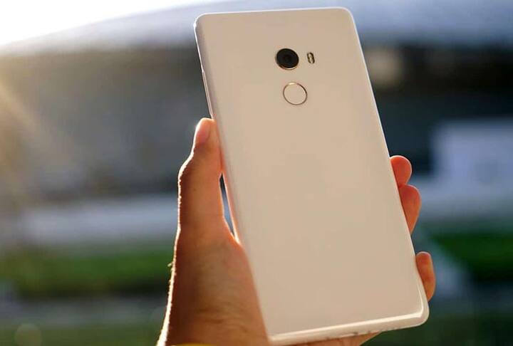 આ અગાઉ Motorolaએ 5G સપોર્ટ વાળો Moto લૉન્ચ કર્યો હતો, પણ આના માટે મોટો મૉડ લગાવવો પડે છે. 