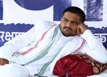 હાર્દિક પટેલના સમર્થનમાં ગુજરાતમાં કઈ જગ્યાએ બે પાટીદારો ખાડો ખોદીને ઉપવાસ પર બેઠા, જાણો વિગત