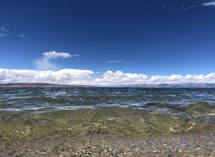 નોંધનીય છે કે, કર્ણાટક વિધાનસભા ચૂંટણી દરમિયાન રાહુલ ગાંધીના વિમાનમાં અચાનક ટેકનિક ખરાબી આવી ગઇ હતી અને તે હજારો ફૂટ નીચે આવી ગયું હતું. ત્યારબાદ તેમને દિલ્હીના રામલીલા મેદાનમાં આયોજિત કોંગ્રેસની રેલીમાં આ ઘટનાનો ઉલ્લેખ કરતાં કહ્યું હતુ કે તેમને કૈલાશ યાત્રાનો સંકલ્પ લીધો છે. 