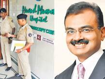 સુરતઃ મારો પતિ બહાર બેઠો હતો ને ડોક્ટરે પેન્ટ કાઢી નાંખી મારાં કપડાં ઉંચાં કરીને સેક્સ માણ્યું.....