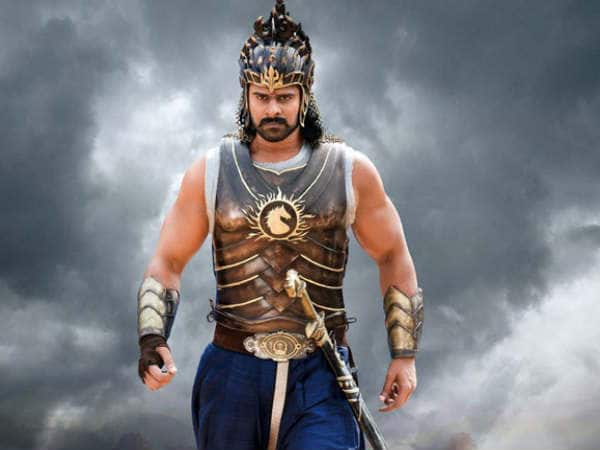 મુંબઇ: સાઉથના સુપરસ્ટાર પ્રભાસ બાહુબલી ફિલ્મના કારણે સમગ્ર દેશમાં લોકપ્રિય થયો છે. પ્રભાસના ચાહકો સમગ્ર દેશમાં છે. પ્રભાસની લોકપ્રિયતામાં જબરદસ્ત વધારો જોવા મળી રહ્યો છે. ચાહકો હવે પ્રભાસના બોલીવૂડ ડેબ્યૂની રાહ જોઈ રહ્યા છે. 