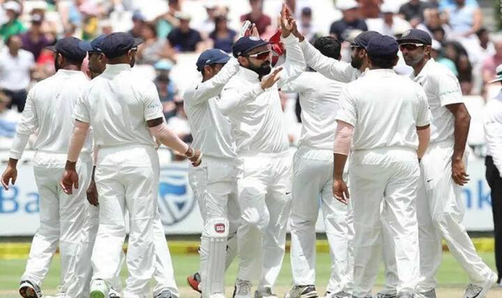 ભારતીય ટીમઃ- વિરાટ કોહલી (કેપ્ટન), શિખર ધવન, પૃથ્વી શો, લોકેશ રાહુલ, ચેતેશ્વર પૂજારા, અજિંક્યે રહાણે, દિનેશ કાર્તિક, ઋષભ પંત, કરુણ નાયર, હાર્દિક પંડ્યા, આર.અશ્વિન, રવિન્દ્ર અશ્વિન, હનુમા વિહારી, ઇશાંત શર્મા, ઉમેશ યાદવ, શાર્દૂલ ઠાકર, મોહમ્મદ શમી અને જસપ્રીત બુમરાહ.