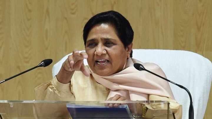 Mayawati condemns violence during Bharat Bandh over SC/ST protection act SC-ST એક્ટનો વિરોધ કરનારા સાથે BSP સહમત નહીં, BJP-RSS કરી રહી છે રાજનીતિઃ માયાવતી