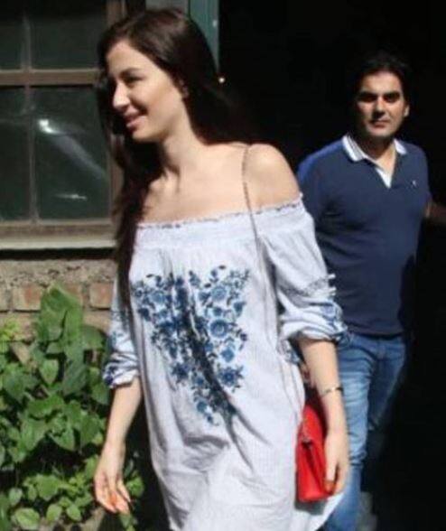 ચર્ચા છે કે અરબાઝ ખાન ટૂંક સમયમાં જોર્જિયા સાથે પોતાના સંબંધોને ઓફિશિયલ કરવાની તૈયારીમાં છે.