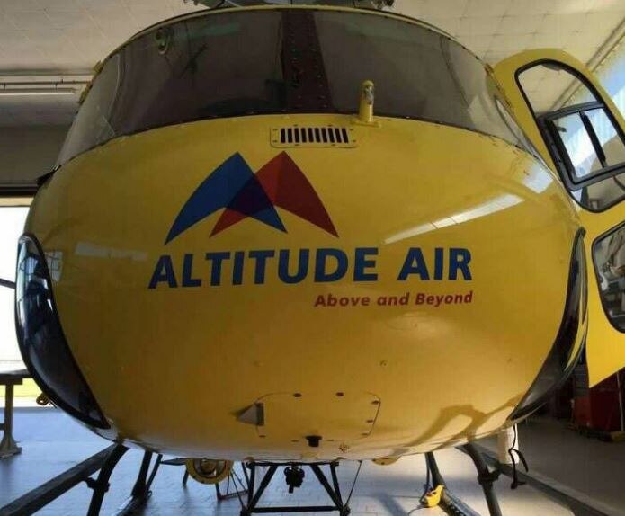 અધિકારીઓના જણાવ્યા મુજબ, હેલિકોપ્ટર 5500 ફૂટની ઊંચાઈ પરથી દુર્ઘટનાગ્રસ્ત થયું હતું. ત્રિભુવન ઈન્ટરનેશનલ એરપોર્ટના જનરલ મેનેજર રાજકુમાર છેત્રીએ જણાવ્યું કે, હેલિકોપ્ટર શનિવારે સવારે 8.10 કલાકે લેન્ડ થવાનું હતું. આ પહેલા નેપાળમાં મકાલુ એરલાઇન્સનું કાર્ગો વિમાન દુર્ઘટનાગ્રસ્ત થયું હતું. જેમાં બે પાયલટનો મોત થયા હતા.