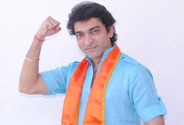 ધારાસભ્યએ કહ્યું કે, હાર્દિકની તબિયત સારી નથી તેણે ડોક્ટરનું માનવું જોઈએ કોઈ પણ વાતનો ચર્ચાથી ઉકેલ લાવવો જોઈએ. પાસ કન્વીનર સાથે ઇડર ધારાસભ્યએ કરેલ વાતચીતનો ઓડીયો વાયરલ થયો છે.