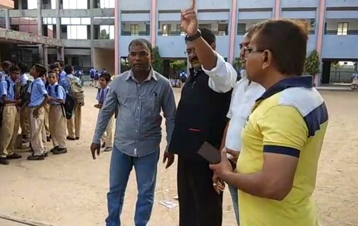 કોગ્રેસના આ ભારત બંધને એનસીપીના ચીફ શરદ પવાર, ડીએમકે ચીફ એમ કે સ્ટાલિન અને વામપંથી નેતાઓએ કોંગ્રેસના ભારત બંધને સમર્થન આપ્યું છે જ્યારે તૃણમુલ કોંગ્રેસ અને આપ પાર્ટી આ બંધથી દૂર રહેવાનો નિર્ણય કર્યો છે. કુલ 21 પક્ષ આ બંધનું સમર્થન કરી રહ્યા છે જેમાં એનસીપી, જેડીએસ, આરજેડી, એમએનએસ, ડીએમકે સામેલ છે. નોંધનીય છે કે તાજેતરમાં જ સવર્ણોએ એસસી-એસટી એક્ટના વિરોધમાં ભારત બંધની જાહેરાત કરી હતી. એટલે કે એક જ સપ્તાહમાં બીજી વખત મોદી સરકાર વિરુદ્ધ ભારત બંધ કરવામાં આવ્યું છે. 