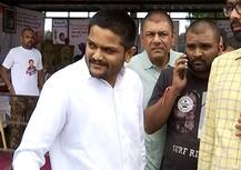 હાર્દિક પટેલને પોલીસ સાથે ઝરી ચકમક, હાર્દિકે બહાર આવી પોલીસને કેમ તતડાવી? જાણો વિગત