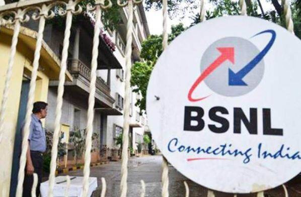 આ રિચાર્જ પ્લાનની જાહેરાત જિયોના 149 રૂપિયાના પ્લાનને ટક્કર આપવા માટે બનાવાયો છે જેમાં 1.5 GB ડેટા રોજ મળે છે. પ્લાનની વેલિડિટી 28 દિવસ સુધીની છે. જ્યારે બીએસએનએલના 198 રૂપિયાના રીચાર્જ પ્લાનને પહેલા જિયોના 198 રૂપિયાના પ્લાનને ટક્કર આપવા માટે લોન્ચ કરવામાં આવ્યો હતો. આ પ્લાનમાં બીએસએનએલ દરરોજ 1.5 GB ડેટા વપરાશ મળતો જેની વેલિડિટી 28 દિવસની હતી. આ પહેલા આ ડેટા માત્ર 1 GB હતો. જ્યારે જિયોની વાત કરવામાં આવે તો જિયો પોતાના આ પ્લાનમાં યૂજર્સને 28 દિવસ માટે રોજના 2 GB ડેટા આપી રહ્યું હતુ.